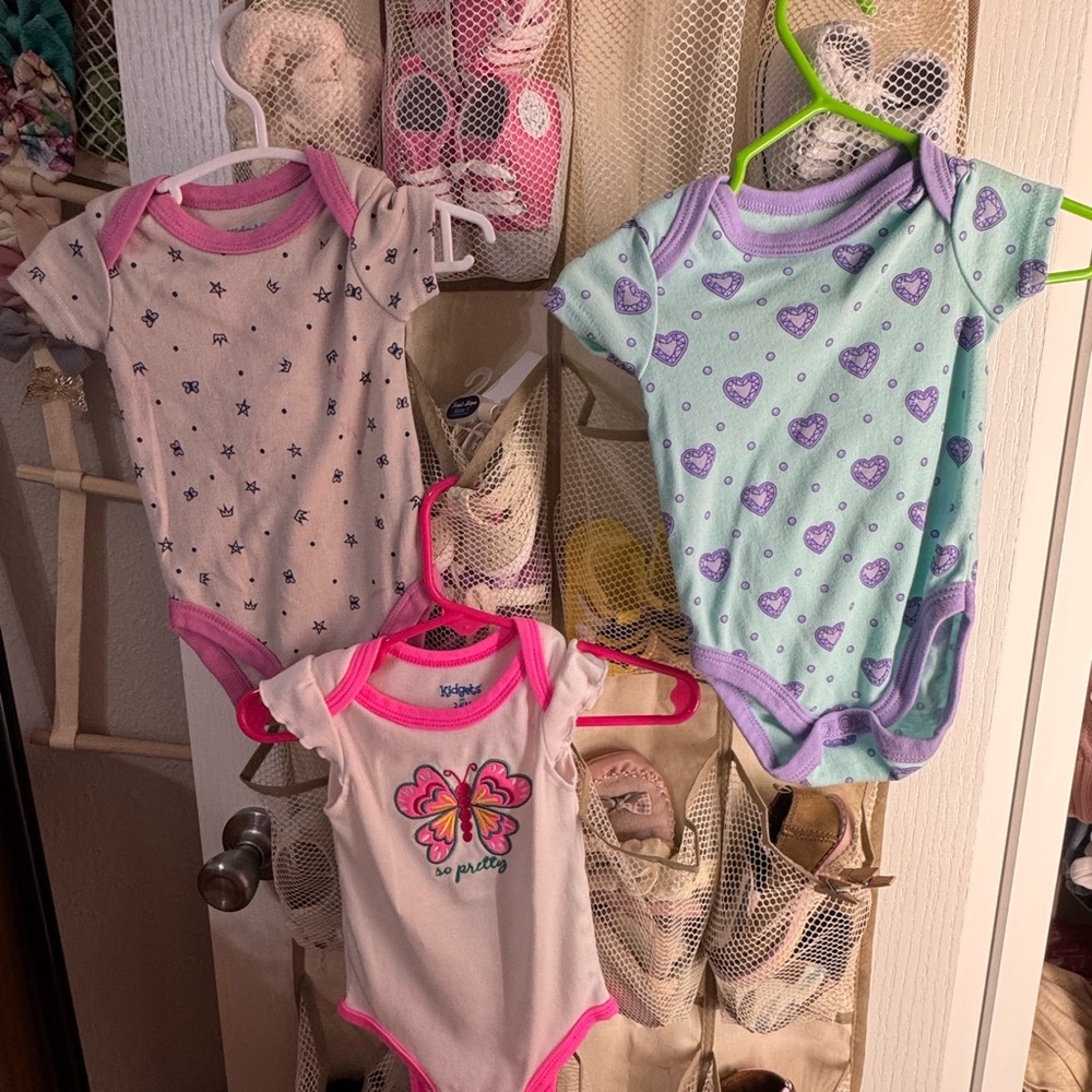 Kidgets Pink and Mint Baby Bodysuit Trio